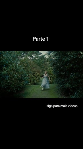Alice no País das Maravilhas - Queda no Buraco do Mundo Subterrâneo