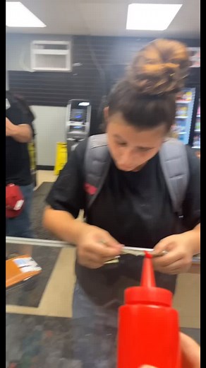 #viral #funny #4u #foryoupage #lmao #fyp #xyzbca #forourpage #trend #trending #trendingang #foreigon #pranks #roach #laugh #scard #foryou #f #Ketchup