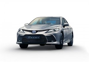 Toyota Camry Videos: Reviews Videos by Experts, Test Drive, Comparison