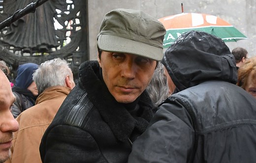 Viols de mineures : La jeune femme qui accuse Jean-Luc Lahaye dit vivre un « véritable enfer »