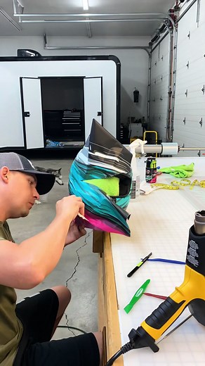 After years of requests for helmet wraps we will be offering the service. Its been a few years since I had done one and they never really turned out the greatest. With a few more years experience now I feel confident in offering them as an option! #signshoplife #signshoptok #tenacitygraphics #wrapped #vinylwrap #dirtracing #imcaracing #dirtmod #dirtmodified #sportmod #stockcarracing #hobbystock #micromod #boonesupernationals #stockcar #dirtlife