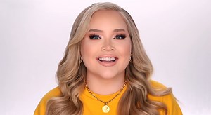YouTube Star NikkieTutorials Comes Out as Transgender