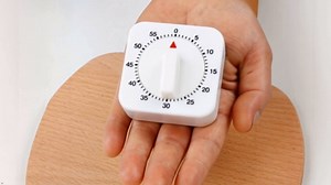 2Pcs White Timer Clock 60-Minute Mechanical Kitchen Timer Wind up Visual Cooking Clock with Loud Alarm No Batteries Required Ideal for Cooking Baking and Kitchen Management