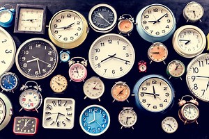 How Many Hours a Day Do Writers Write? Scheduling Success! - Mighty Author