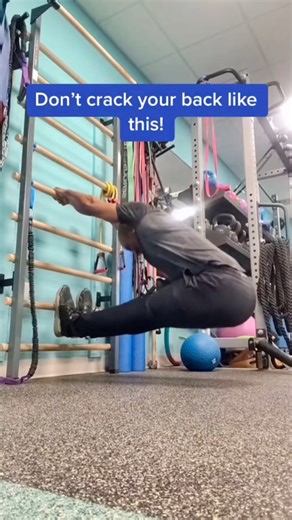 2.1M views · 23K reactions | Crack your back safely at home! Use this simple, guided floor move to find that satisfying pop and release tension. #spinalhealth #backcracks #spinaldecompression #backpainrelief #fblifestyle | Physical Therapy Session | Facebook