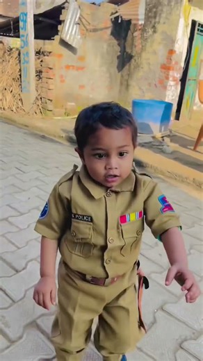 पुलिस ने चिप्स ले लिया 😍😍#shortsfeed #comedy #shorts