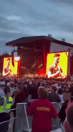 Mumford & Sons Surprise Irish Fans By Bringing Out Hozier In Dublin