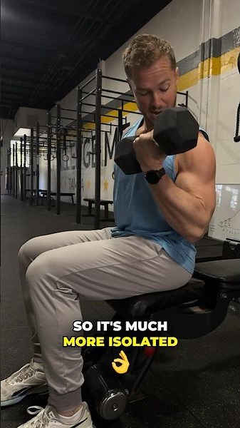 Seated Alternating Dumbbell Curls. One of my favorites for a solid, controlled bicep pump 💪🏼