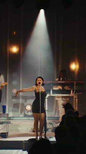🎤 ‪@RAYEofficial‬ Worth it - Special live performance📍London Hilton on Park Lane