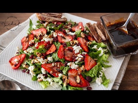 BALSAMIC REDUCTION RECIPE + STRAWBERRY AND WALNUT SALAD | AT HOME WITH IXCHEL