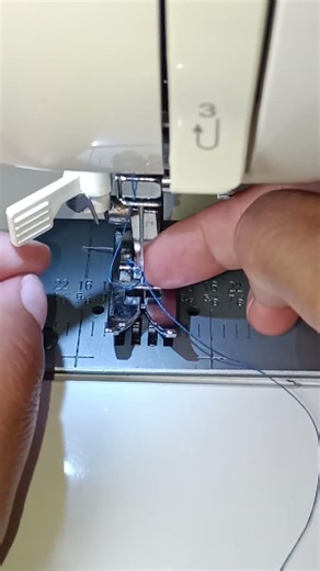 how to thread a Needle #sewingtutorial #sewinghome#sewingtrick#sewingtips#easysewing#fashionstyle