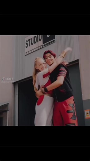 (Guys I’m not shipping them) idk if this is true guys @Freya Skye @Malachi Barton #fyp #viral #like #fralachi #zombie5