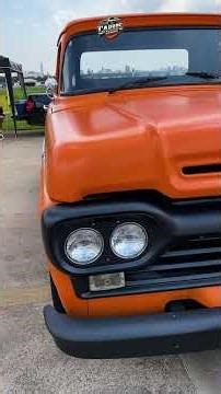 Ford F100, a caminhonete feita para enfrentar tudo.