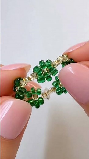 Easy Green Flower Beaded Ring Tutorial | DIY Seed Bead Ring for Beginners