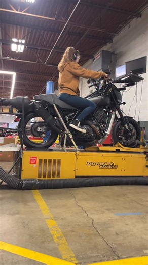 V-Twin performance re-imagined. 175 horsepower, 94 ft-lbs torque, 485 lbs. Powered by the Buell 1190cc V-Twin engine. Raw American Power. 🇺🇸🏁 www.buellmotorcycle.com/super-cruiser | Buell Motorcycles