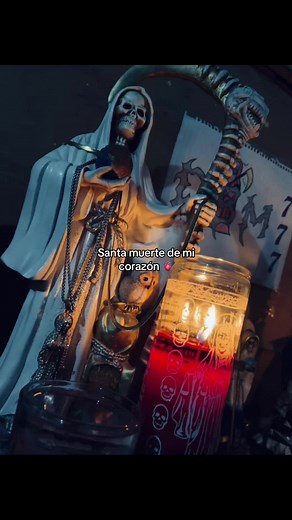Santa Muerte: Oraciones y Devoción Personal