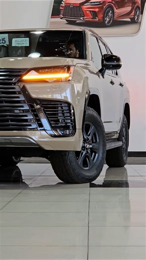 2025 LEXUS LX600