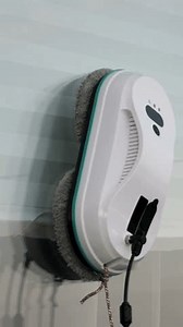 Aspirador lavando ventanas. Concepto de electrodomésticos: video de stock (totalmente libre de regalías) 3981576299 | Shutterstock