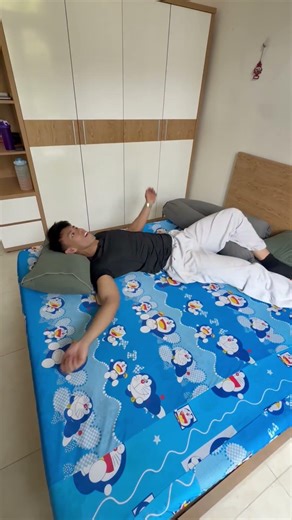 Thin cloth, sharp eyes | MUSCLE MAN | #namphuong #muscleman #funny #shorts #hero #kindness