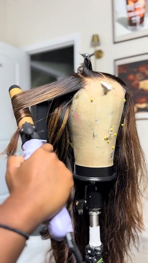 It's all in the details! This highlight wig video showcases what a difference a flawless hairline and natural gloss can make. The realism is simply incredible! 💫 . Share this with someone who appreciates a top-tier wig! ❤️ . #WigReview #HighlightWig #HDLaceWig #UndetectableLace #WigInspiration #BeautyGoals #WigLove #AliqueenMall #AliqueenHair | Ali Queen Mall