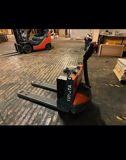 BANKRUPTCY AUCTION! Over 500,000 square feet of premium floor and wall tile inventory is now available along with forklifts and warehouse equipment. This is a strong opportunity for contractors and resellers. Lots start closing Wednesday November 26. Register now to bid online. | Danbury Global Liquidation Sales