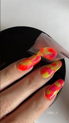 Easy neon summer nail art tutorial 💅🏻💛🧡 #neonnails #nailarttutorial