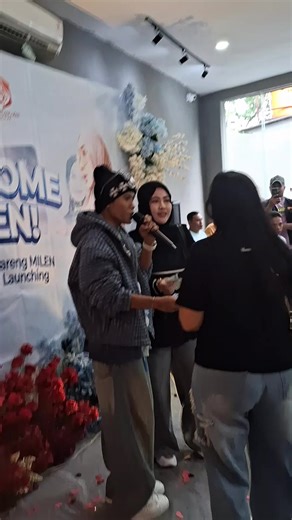 sawer,,,yuk | sawing meat