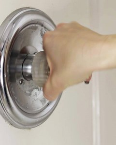 15M views · 11K reactions | Never Scrub Again! Wet & Forget Weekly Shower Spray keeps your shower spotless without any scrubbing. Save your workout for the gym ;) | Wet and Forget | Facebook