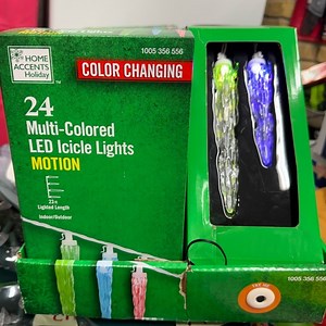 Home Accents 24 Ct Color Motion Multicolor Deluxe LED Christmas Icicle Lights