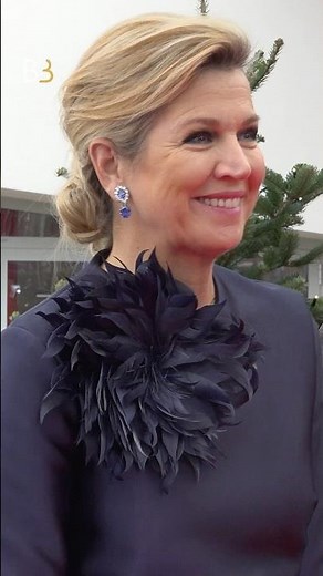 Máxima gives toi toi toi at the Christmas Music Gala 🎶 #maxima #queen #christmas