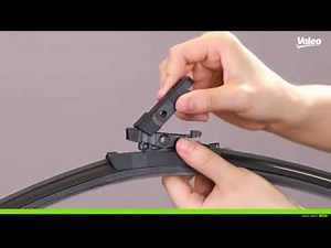 Install your Valeo First flat wiper blade with a Side Lock adaptor