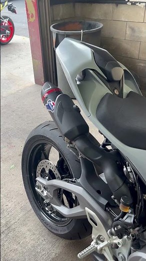 2025 Ducati Panigale V2S w/ Termignoni Exhaust Startup and Revs (!!LOUD!!) #ducati #ducatipanigale