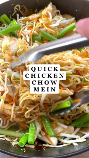 Quick & Easy Chicken Chow Mein: Family Dinner Recipe