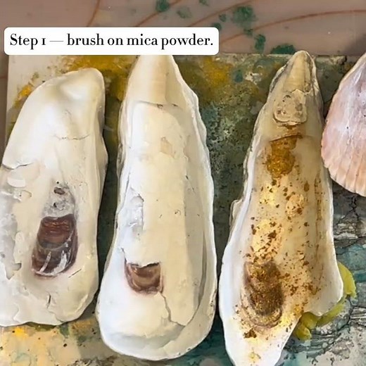 How to make oyster shell Christmas ornaments with resin, mica powder and real sand! #ksresin