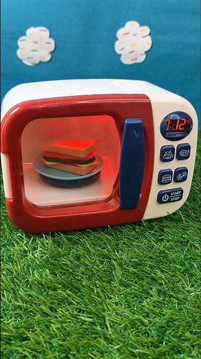 🍳 Learn Shapes in a Toy Kitchen! Shapes In My Lunch #cocomelon #toddlerlearning #shorts