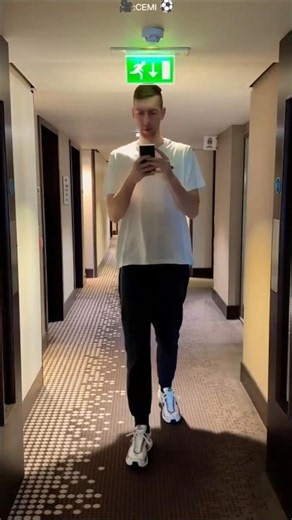 Being Too Tall Is A Real Problem 😱📏 #shortvideo