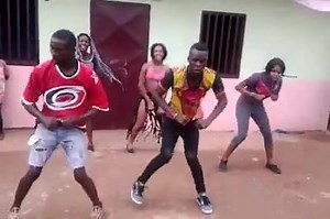 Mani Bella feat Tenor ebanflan - Déranger Ils ont appuyé sur le bouton déranger. C'est la chorégraphie que tu veux voir ???? Lien Youtube----> https://m.youtube.com/watch?v=nqpd1A5nKsA&feature=youtu.be #Bimstr | School Mo by Bimstr