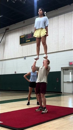 Toss to hands then push to extension? #stunting #cheer #cheerleading #stunts