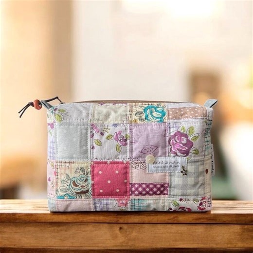 Boxy Quilted Makeup Bag / Travel Bag / Quilted Zipper Pouch / Cosmetic Pouch / Toiletry Bag / Gift for Friend / Rose Floral in Purple - Etsy