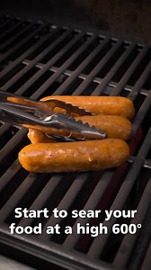 BBQ tricks > Party Tricks 🌭🍖 Achieve Family BBQ Master status this season with MLF’s Tips and Flips! 🍳 Today’s master flip is: ✨ Presentation is everything ✨ Here’s your How-to guide to the perfect restaurant style grill lines at home. 🍖 Start to sear your ULTIMATE™ Chicken Sausages at a high 600° and place at the desired angle. Flip and do it to the other side. After that, reduce temperature and cook all the way through. Easy! | Maple Lodge Farms