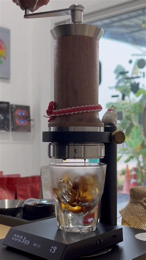 Aram manual espresso maker | Sak-Koff