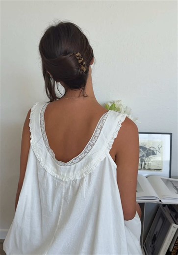 How to romanticize your hair with a side comb | Styling My Hair