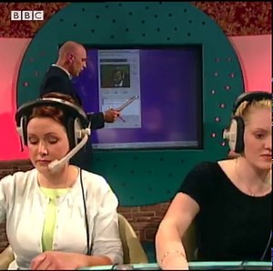 #OnThisDay 1999: Front Room sent Jerry, the "human search engine", to an internet café and report back via webcam. Could he crack the Da Vinci code? | BBC Archive