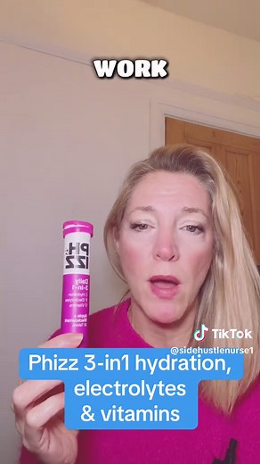 Hydration upgrade 💧 Loving these Phizz 3-in-1 tablets — electrolytes, hydration & vitamins all in one. Perfect for sticking to my “drink more water” resolution 💙#hydration #drinkmorewater #phizz #Electrolytes #tiktokmademebuylt