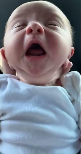 Newborn Baby Has Sneezing Fit || ViralHog