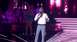 “Šeher grade, Banja Luko mila…” Ovom pjesmom, punog srca i duše, stao sam pred cijeli region u polufinalu Zvezda Granda… i baš s njom sam ušao u VELIKO FINALE. Nisam samo pjevao , živio sam svaku riječ, nosio svaki stih kroz svoju emociju, kroz svoj narod, kroz sve vas koji ste uz mene od prvog dana. Ova pjesma je moj poklon vama ,Bosni, Maglaju, Šeheru, Banja Luci, dijaspori i svakom srcu koje je večeras kucalo sa mnom. Ne mogu opisati koliko mi znači što ste prepoznali iskrenu emociju i što st