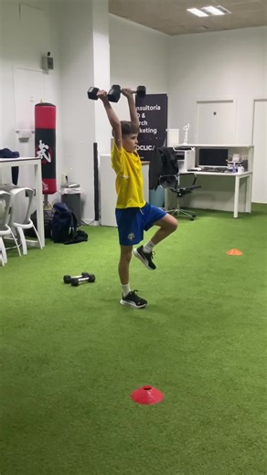 Videos de Daniel_C (@daviddanielchis) con “sunet original - Daniel_C”