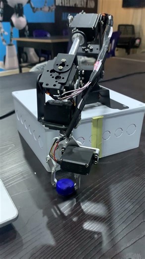 Testing Pick and Place #robotarm #ros2 #inversekinematics #forwardkinematics #arduino