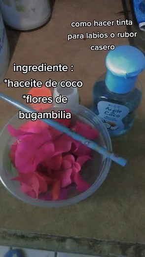 Cómo hacer tinta para labios con bugambilias