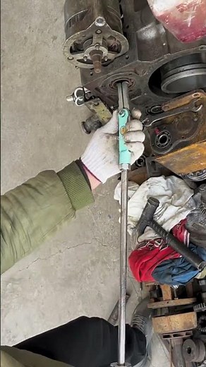 Tool slide hammer or bearing puller, commonly used for removing tight